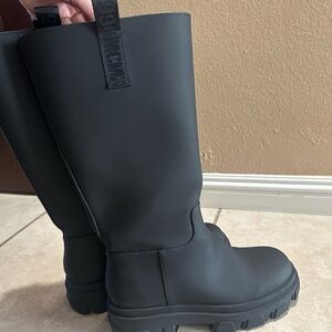 Steve Madden - Black Chunky Rain Boots